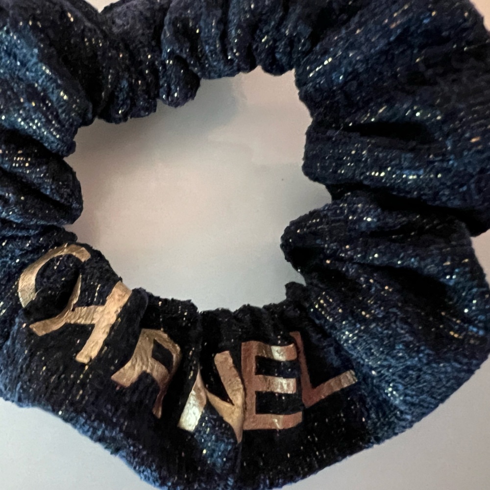 CHANEL Navy Headband with Gold Logo Letters - Picture 4 of 5